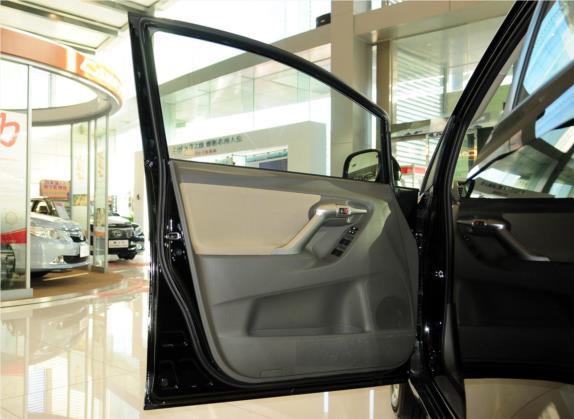 逸致 2011款 180G CVT豪华版 车厢座椅   前门板