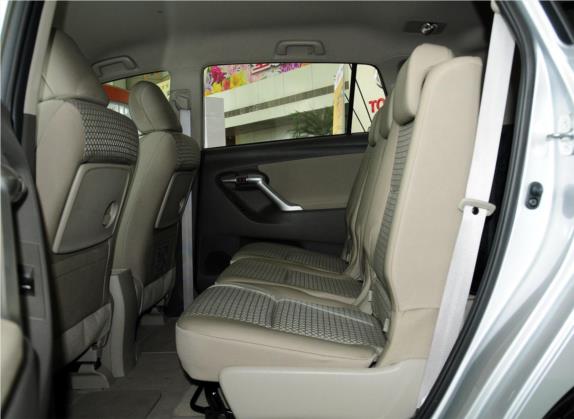 逸致 2012款 180G CVT舒适多功能版 车厢座椅   后排空间