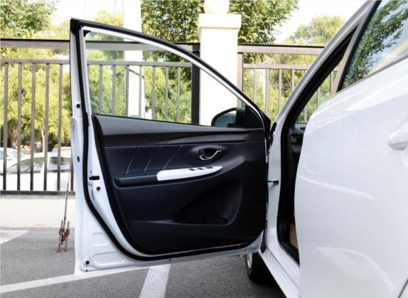 YARiS L 致炫 2015款 1.5G 自动炫动天窗特别版 车厢座椅   前门板