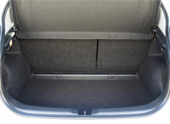 YARiS L 致炫 2016款 改款 1.5G CVT炫动天窗版 车厢座椅   后备厢