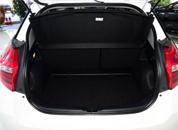 YARiS L 致炫 2016款 改款 1.5G CVT炫动版 车厢座椅   后备厢