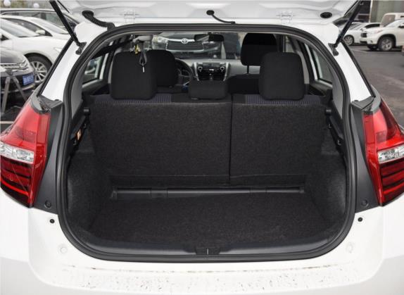 YARiS L 致炫 2017款 1.5G CVT劲速天窗升级版 车厢座椅   后备厢