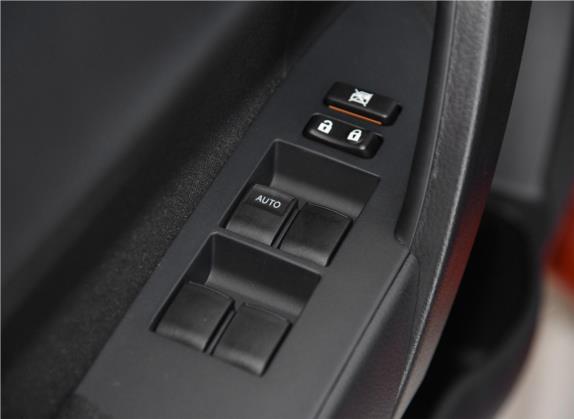 雷凌 2015款 1.6G CVT橙色限量版 车厢座椅   门窗控制