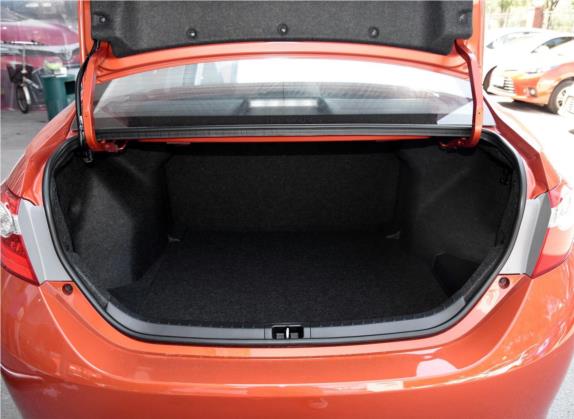雷凌 2015款 1.8GS CVT橙色限量版 车厢座椅   后备厢
