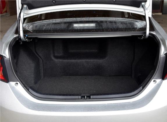 雷凌 2016款 双擎 1.8H V E-CVT豪华版 车厢座椅   后备厢
