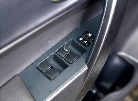 雷凌 2016款 双擎 1.8H V E-CVT豪华版 车厢座椅   门窗控制