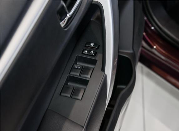 雷凌 2017款 改款双擎 1.8H V E-CVT豪华版 国V 车厢座椅   门窗控制