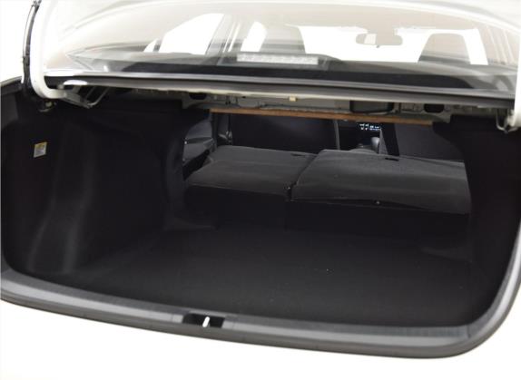 雷凌 2019款 双擎 1.8H E-CVT科技版 国V 车厢座椅   后备厢