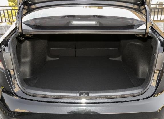 雷凌 2021款 TNGA 1.5L CVT进取版 车厢座椅   后备厢