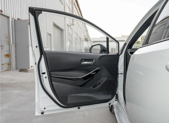 雷凌 2021款 双擎 1.8H E-CVT领先版 车厢座椅   前门板