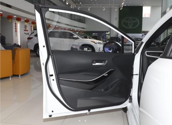 雷凌 2022款 双擎 1.8H E-CVT领先版 车厢座椅   前门板