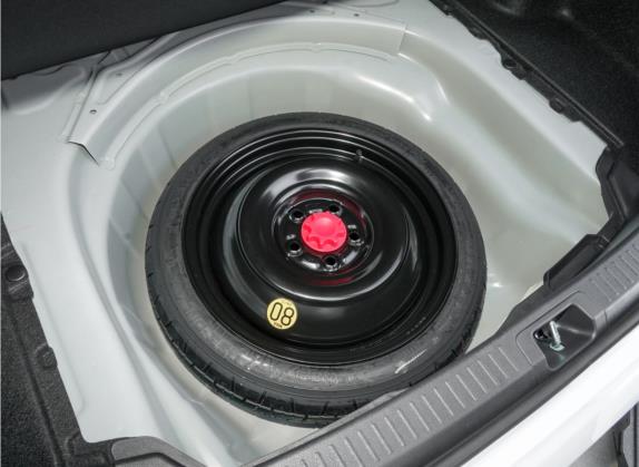雷凌 2022款 TNGA 1.5L CVT进取版 其他细节类   备胎