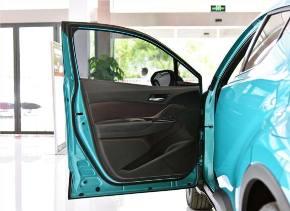 丰田C-HR 2018款 2.0L 旗舰版 国V 车厢座椅   前门板