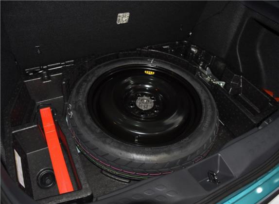 丰田C-HR 2018款 2.0L 精英版 国V 其他细节类   备胎