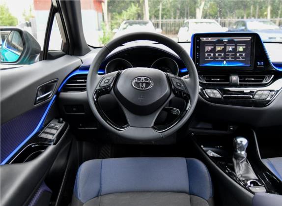 丰田C-HR 2018款 2.0L 豪华版 国V 中控类   驾驶位