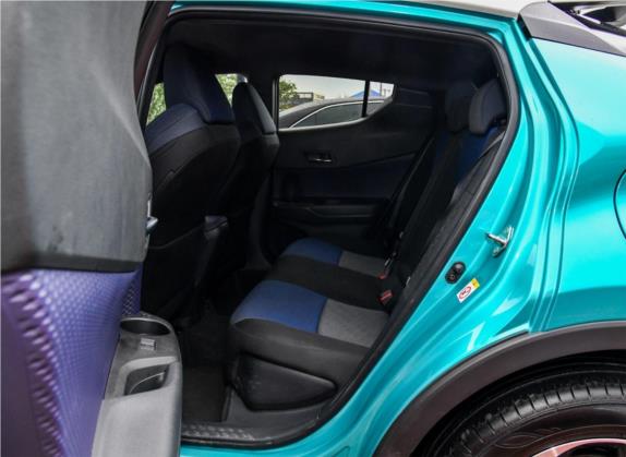 丰田C-HR 2018款 2.0L 豪华版 国V 车厢座椅   后排空间