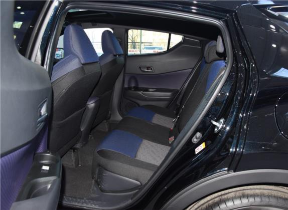 丰田C-HR 2018款 2.0L 酷跑豪华版 国V 车厢座椅   后排空间