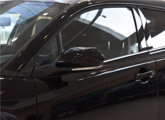 丰田C-HR 2018款 2.0L 酷跑豪华版 国V 外观细节类   外后视镜