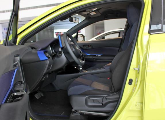 丰田C-HR 2018款 2.0L 酷越豪华版 国V 车厢座椅   前排空间