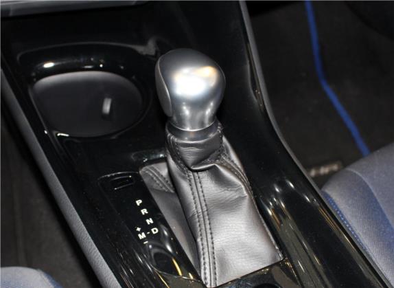 丰田C-HR 2018款 2.0L 酷越豪华版 国V 中控类   挡把