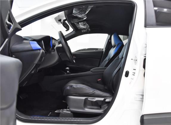 丰田C-HR 2018款 2.0L 精英特别版 国V 车厢座椅   前排空间