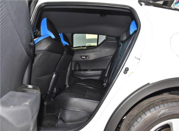 丰田C-HR 2018款 2.0L 精英特别版 国V 车厢座椅   后排空间