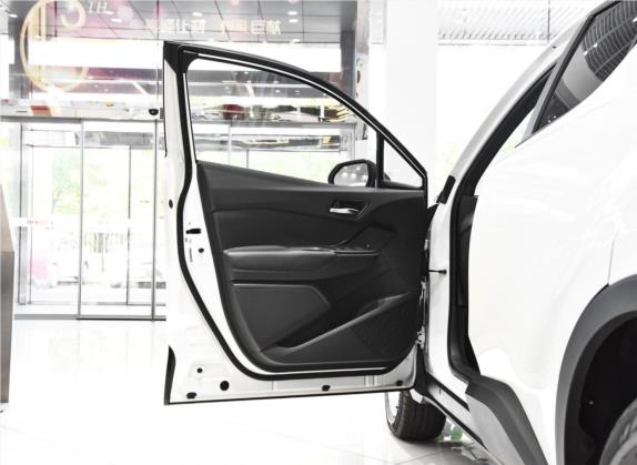 丰田C-HR 2018款 2.0L 精英特别版 国V 车厢座椅   前门板