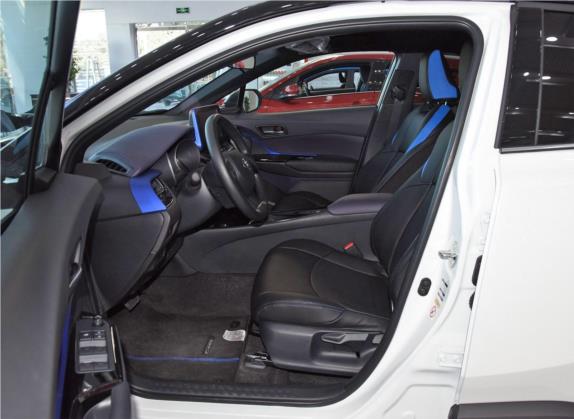 丰田C-HR 2018款 2.0L 领先特别版 国V 车厢座椅   前排空间