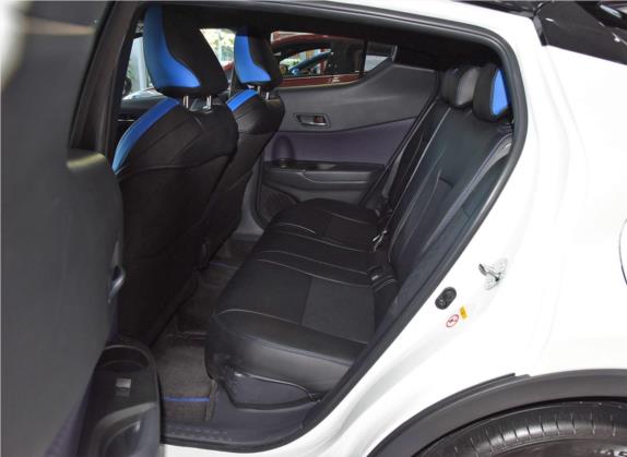 丰田C-HR 2018款 2.0L 领先特别版 国V 车厢座椅   后排空间
