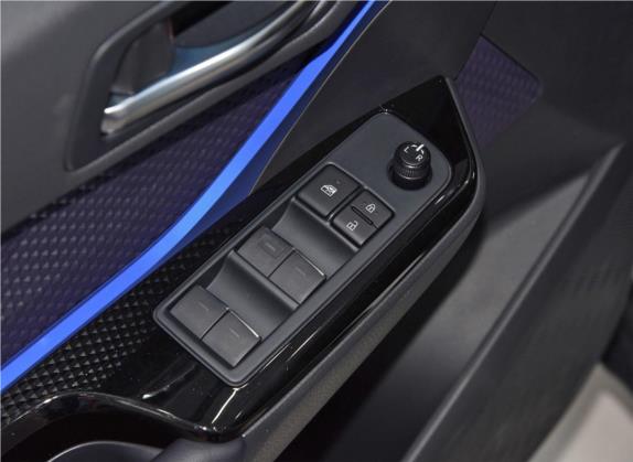丰田C-HR 2018款 2.0L 领先特别版 国V 车厢座椅   门窗控制