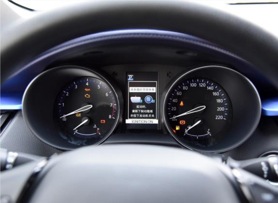 丰田C-HR 2018款 2.0L 酷跑领先版 国VI 中控类   仪表盘