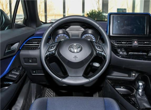 丰田C-HR 2018款 2.0L 豪华版 国VI 中控类   驾驶位