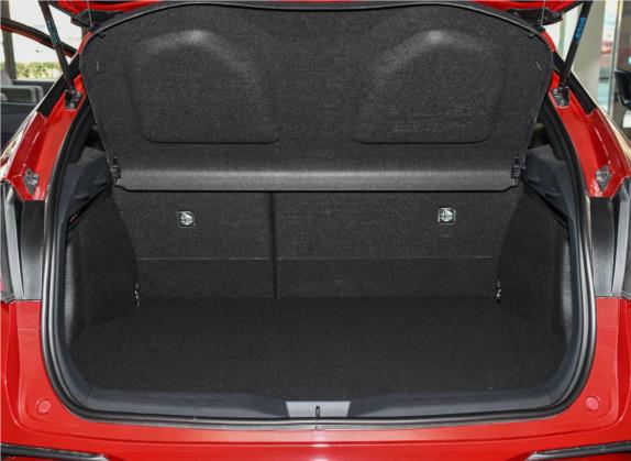 丰田C-HR 2018款 2.0L 豪华版 国VI 车厢座椅   后备厢