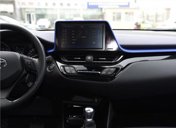 丰田C-HR 2018款 2.0L 酷越豪华版 国VI 中控类   中控台