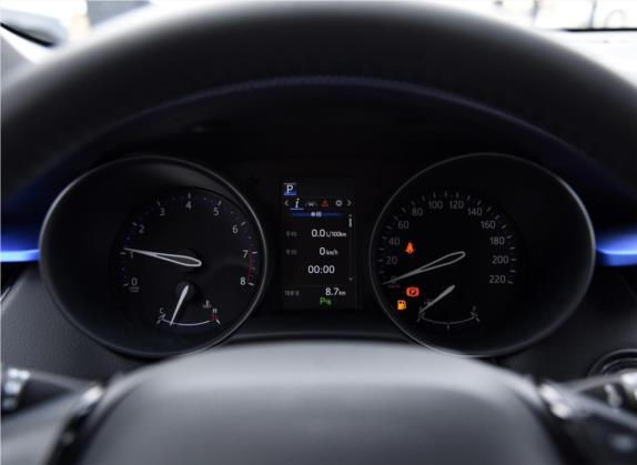 丰田C-HR 2018款 2.0L 酷越豪华版 国VI 中控类   仪表盘