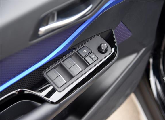 丰田C-HR 2018款 2.0L 酷越豪华版 国VI 车厢座椅   门窗控制