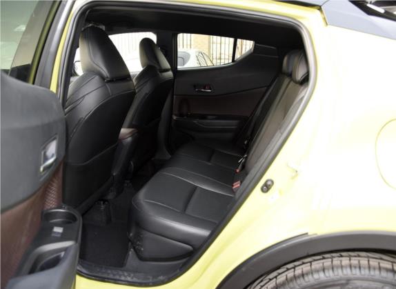 丰田C-HR 2018款 2.0L 旗舰版 国VI 车厢座椅   后排空间