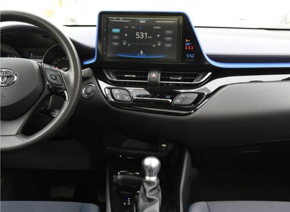 丰田C-HR 2018款 2.0L 领先天窗版 国VI 中控类   中控台