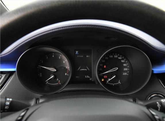 丰田C-HR 2018款 2.0L 领先天窗版 国VI 中控类   仪表盘