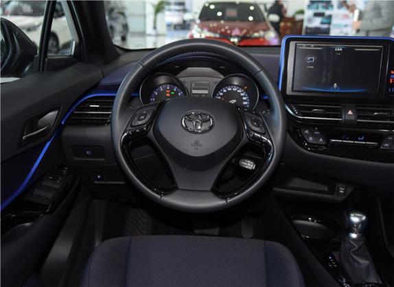 丰田C-HR 2018款 2.0L 豪华天窗版 国VI 中控类   驾驶位