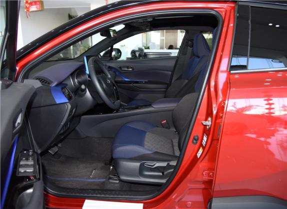 丰田C-HR 2018款 2.0L 豪华天窗版 国VI 车厢座椅   前排空间