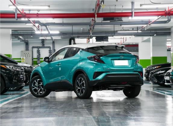 丰田C-HR 2018款 2.0L 旗舰天窗版 国VI 外观   斜后