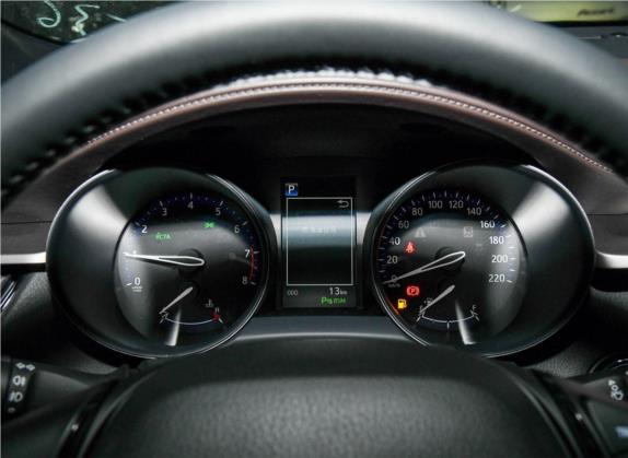 丰田C-HR 2018款 2.0L 旗舰天窗版 国VI 中控类   仪表盘