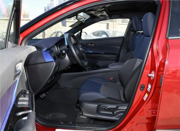 丰田C-HR 2018款 2.0L 领先天窗版 国V 车厢座椅   前排空间