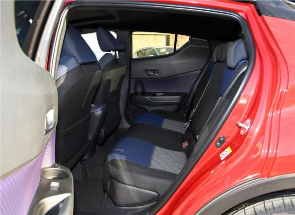 丰田C-HR 2018款 2.0L 领先天窗版 国V 车厢座椅   后排空间