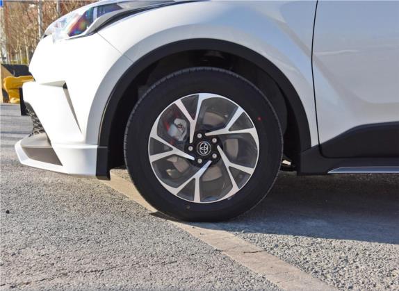 丰田C-HR 2018款 2.0L 酷跑领先天窗版 国VI 其他细节类   前轮