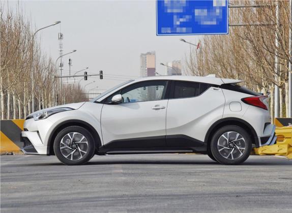 丰田C-HR 2018款 2.0L 酷跑领先天窗版 国VI 外观   正侧