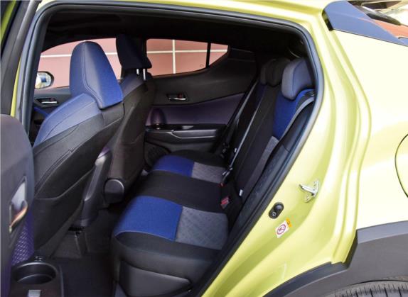 丰田C-HR 2018款 2.0L 酷越领先天窗版 国V 车厢座椅   后排空间