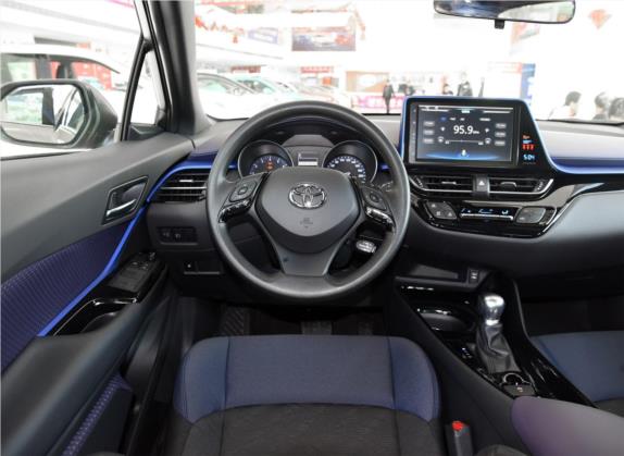 丰田C-HR 2018款 2.0L 酷越领先天窗版 国VI 中控类   驾驶位