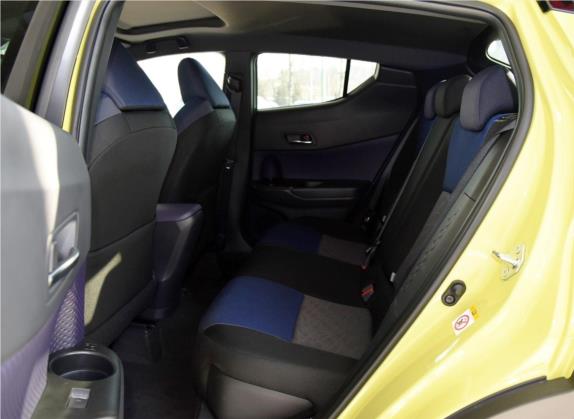 丰田C-HR 2018款 2.0L 酷越领先天窗版 国VI 车厢座椅   后排空间